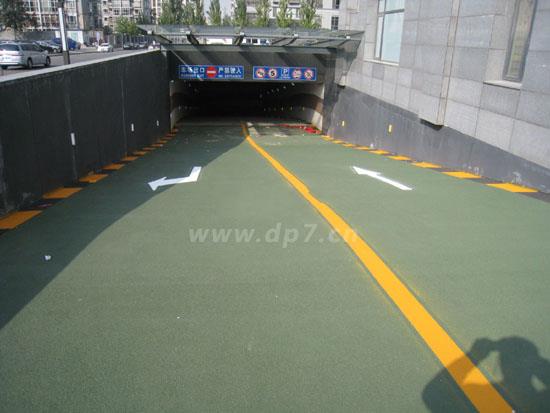 鋪砂止滑坡道地坪-歐進(jìn)建材www.xinbao288.cc